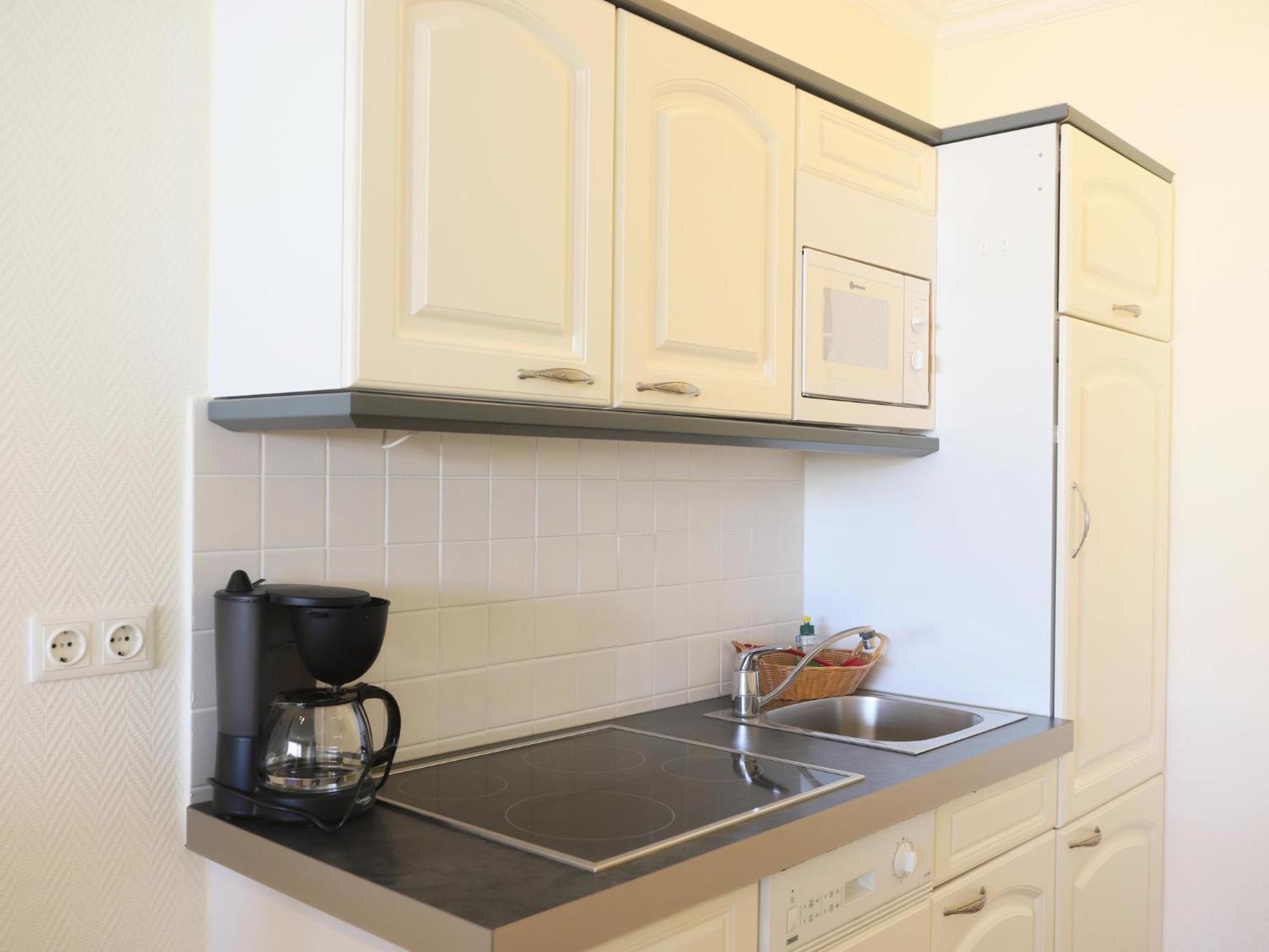 Hochwertiges Und Komfortables 1-zimmer-appartement Mit Balkon