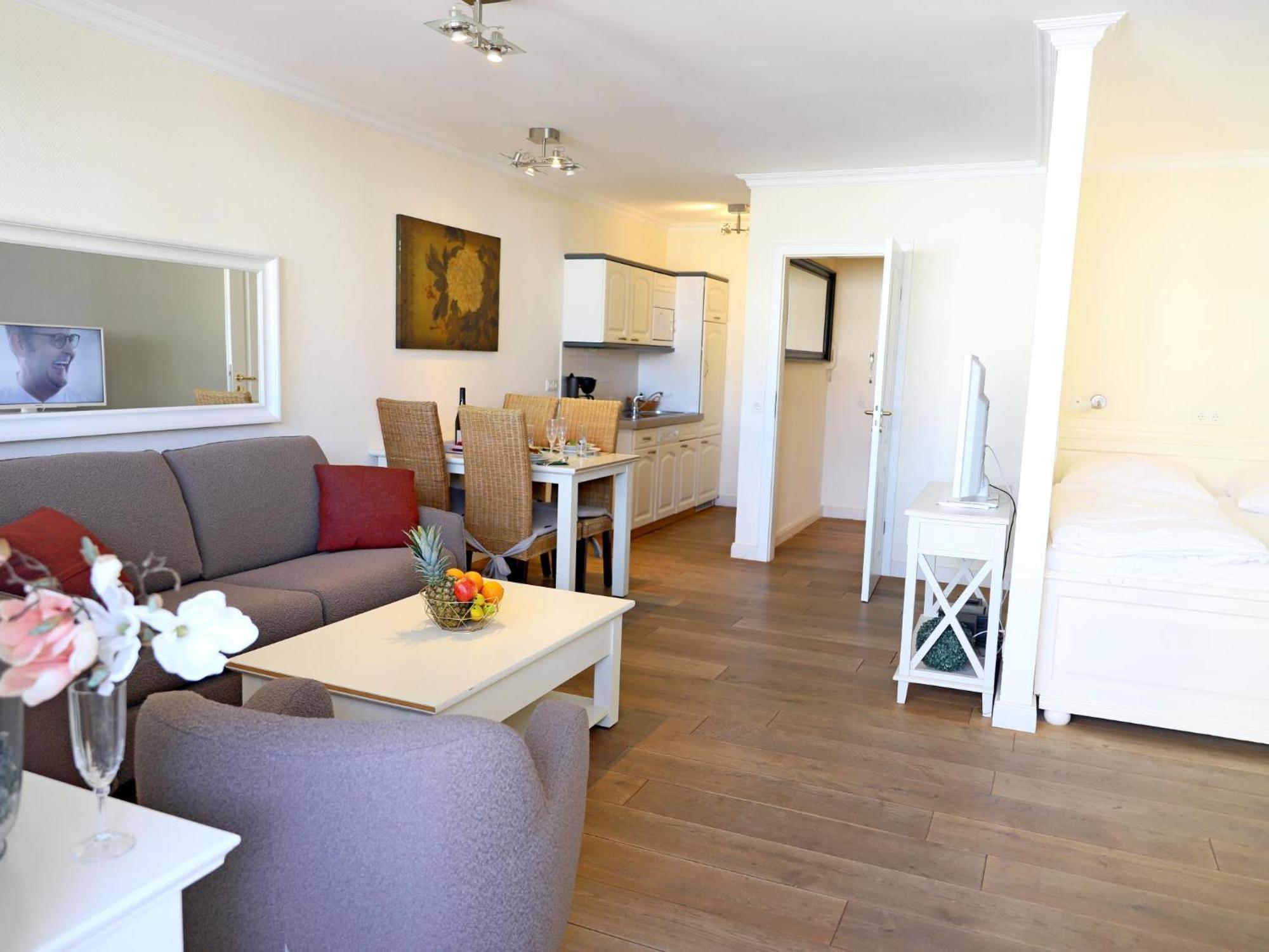Hochwertiges Und Komfortables 1-zimmer-appartement Mit Balkon