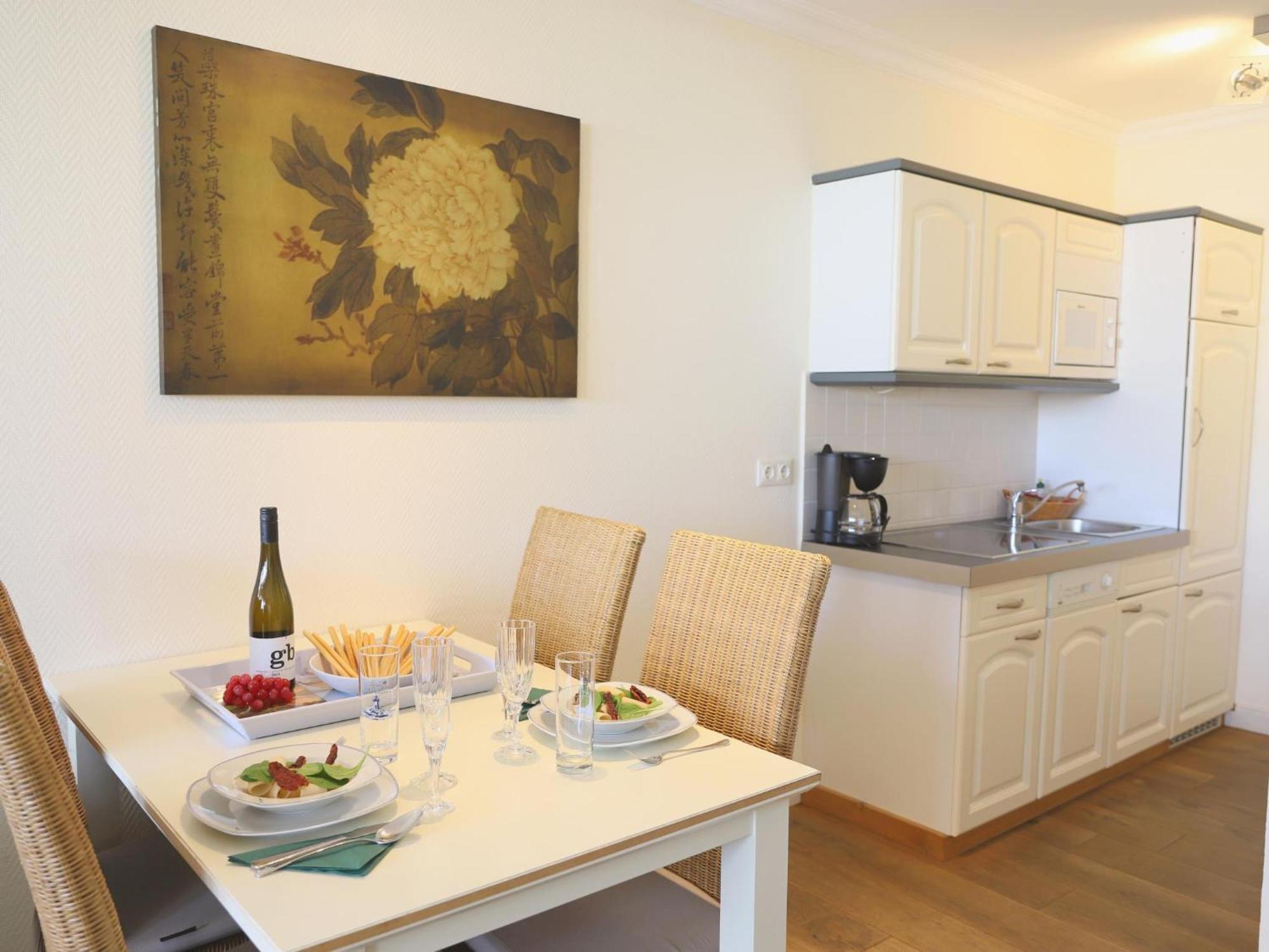Hochwertiges Und Komfortables 1-zimmer-appartement Mit Balkon *